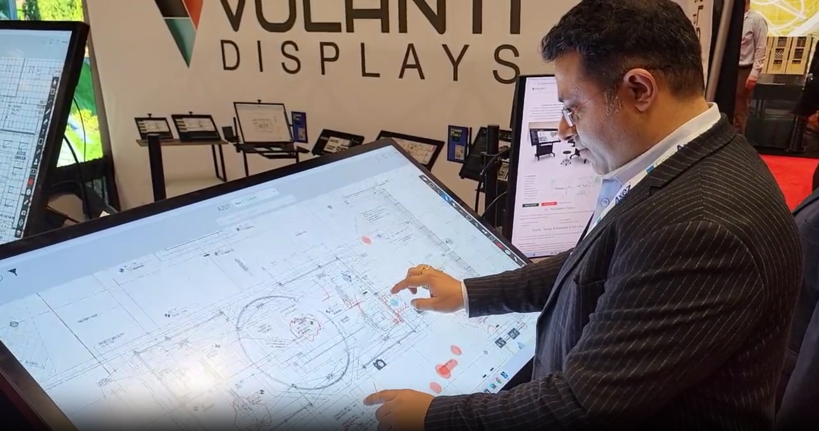 Our Founder-Director & CEO Mr. Sunil Joshi exploring options of paperless drawings review system in New York Build Expo 2024